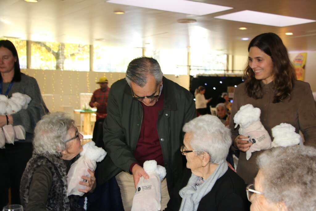 Utentes das IPSS´s de Arcos de Valdevez reuniram-se para o almoço de Natal
